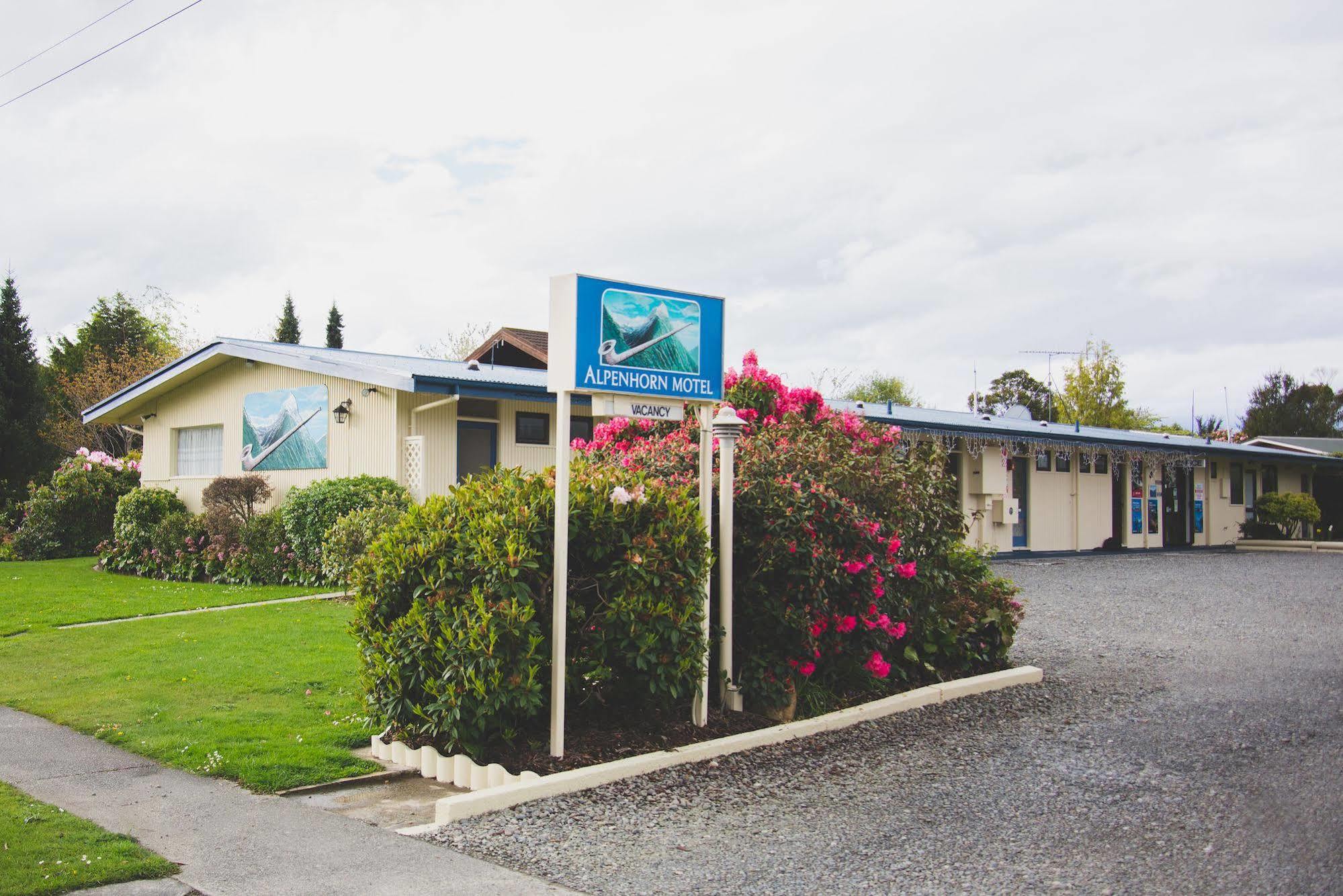 Alpenhorn Motel Te Anau Exterior foto